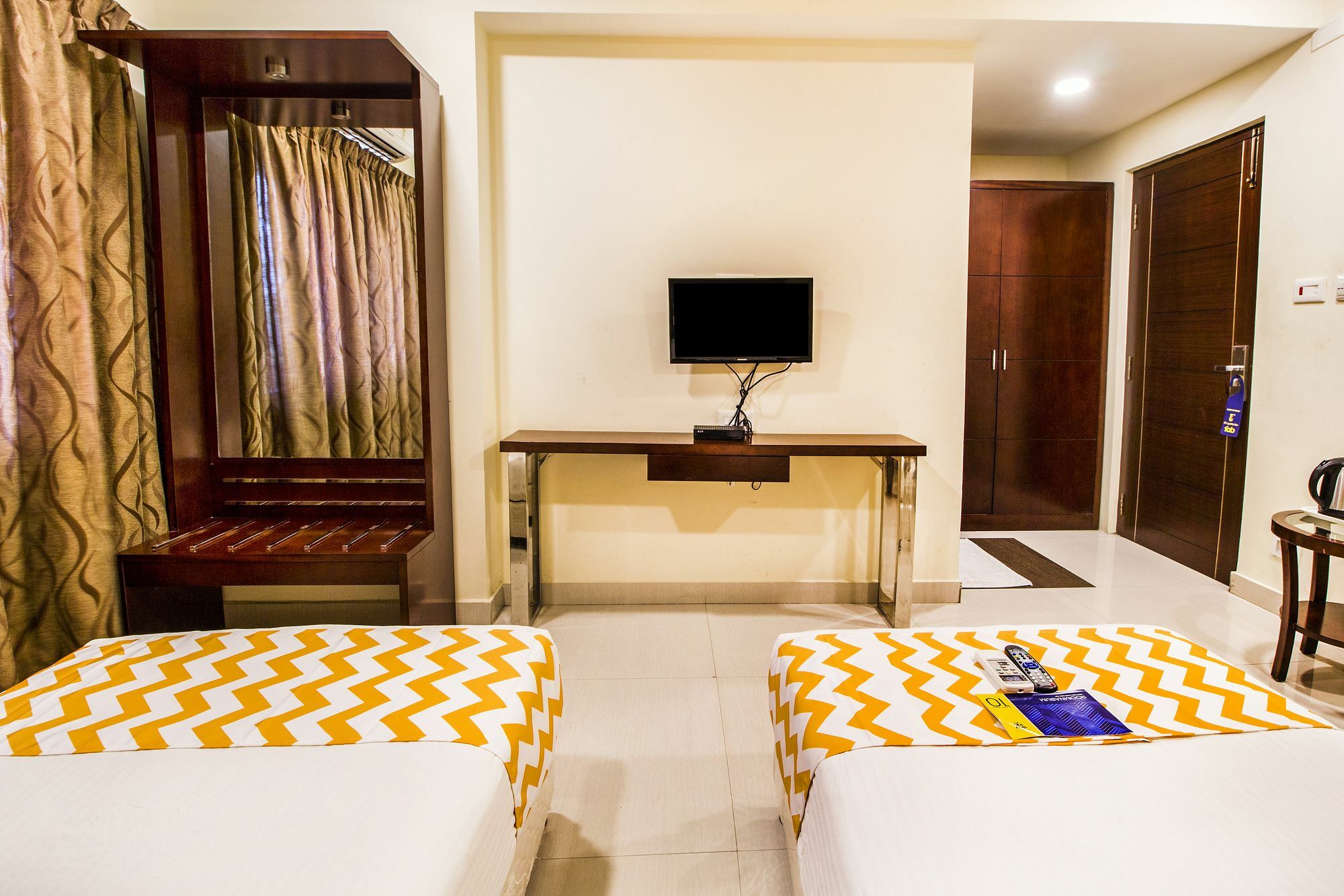 Fabhotel Alreef Residency شيناي المظهر الخارجي الصورة